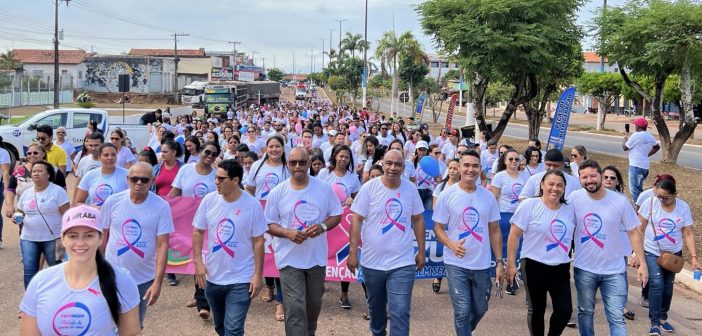 Caminhada sensibiliza a população sobre câncer de mama e próstata